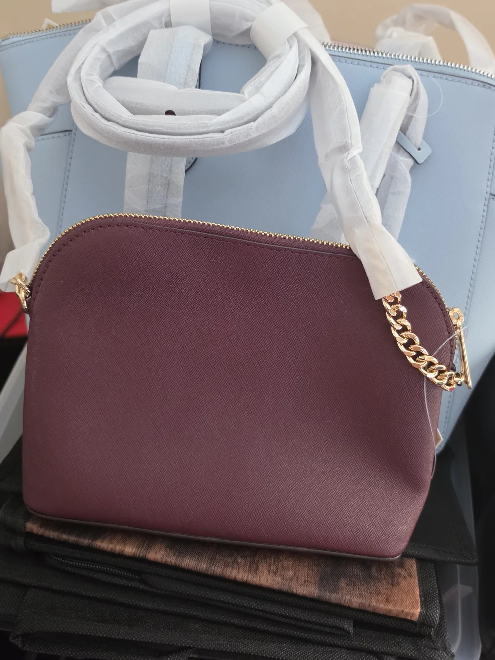 Jet Set Travel Medium Signature Logo Dome Crossbody Bag